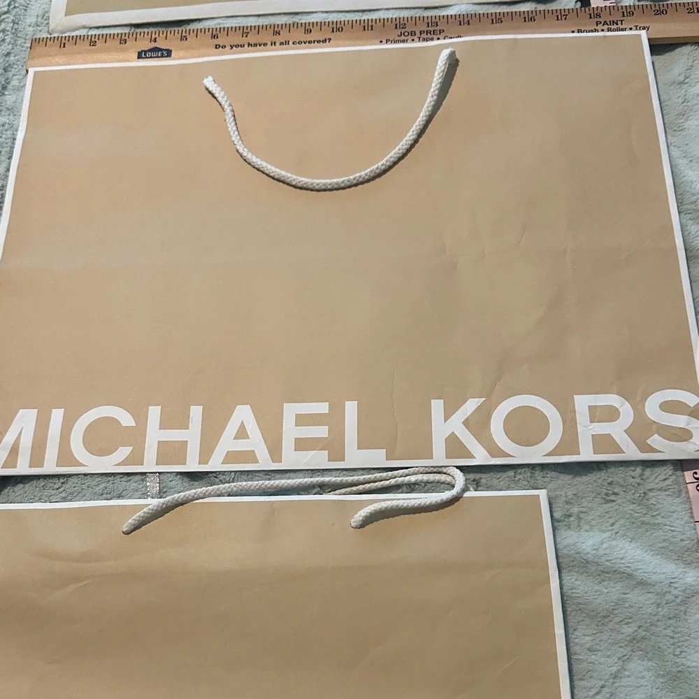 4 Michael Kors Beige & White Gift Bags Plus Box